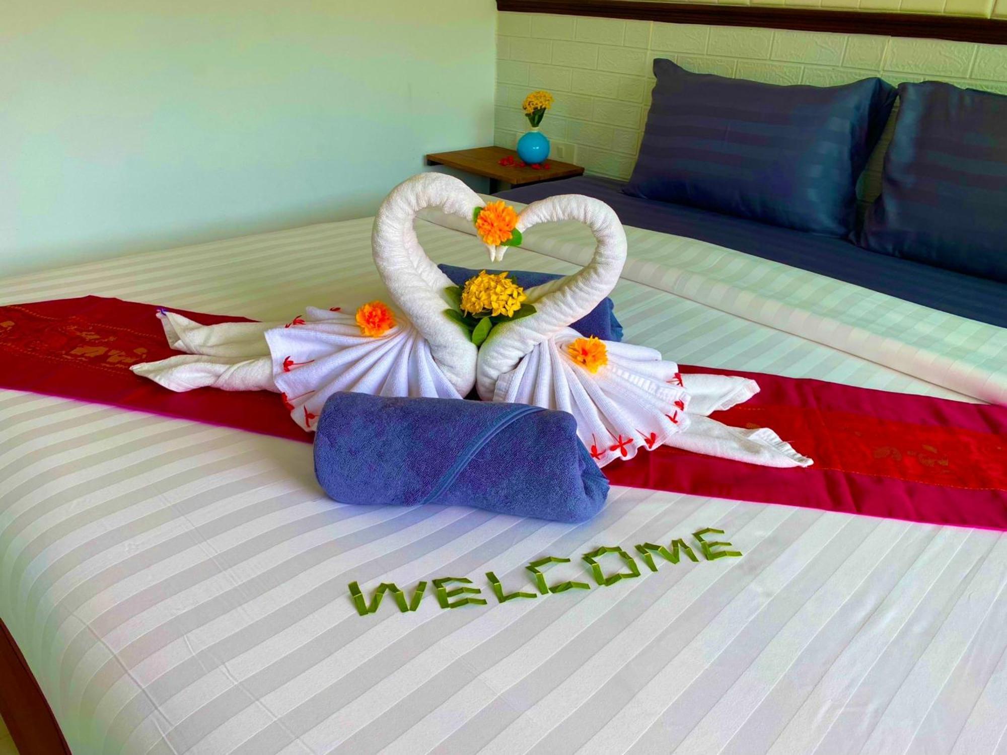 At Home Hotel Patong Exterior foto